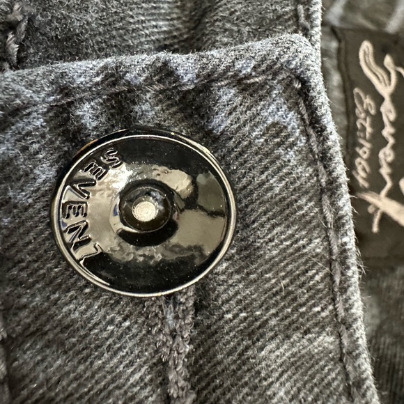 Seven7 blue snakeskin size 6 skinny cropped jeans EUC. Worn only once - Picture 5 of 7